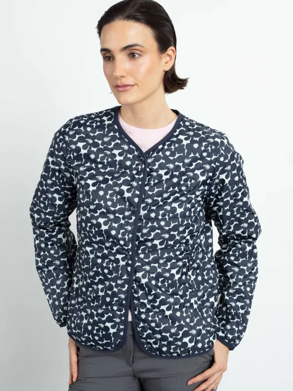 WEGA Green Goose Kragenlose Damenjacke Easy Soft Price - Vegane Jacke in Navy Flower Print